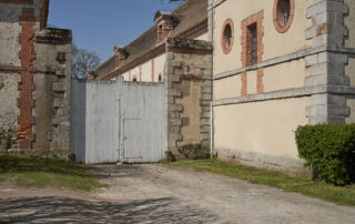 portail d'entrée du château en voiture